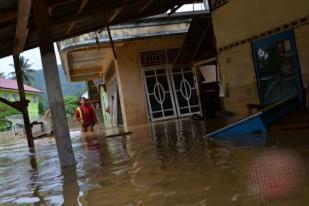 Banjir Rendam Ratusan Rumah di Padang