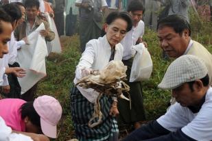 Aung San Suu Kyi Jadi Menlu Myanmar