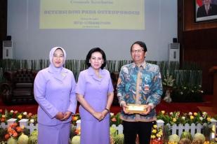 Ketum Dharma Pertiwi Buka Ceramah Agama dan Kesehatan