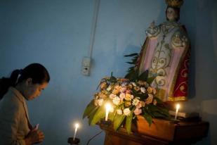 Biksu Myanmar Bangun Pagoda di Kompleks Gereja dan Masjid