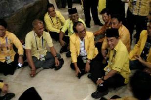 Arena Munaslub Golkar Jadi Tempat Tidur “Berjamaah”