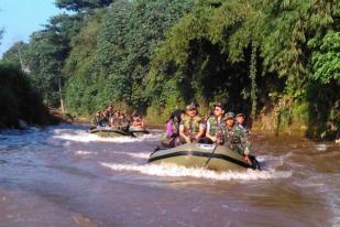 Warga Turap Bantaran Sungai, Ahok Sebut Reklamasi