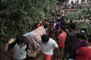 24 Meninggal 26 Hilang Akibat Banjir Longsor di Jateng