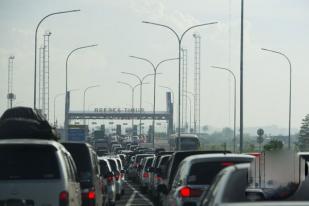 Hindari Kemacetan Tol Pejagan Brebes Pemudik Pilih Jalur Alternatif