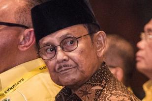 Habibie Dinobatkan Sebagai Tokoh Inovasi Nasional