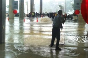 Banjir, PT Angkasa Pura II Minta Maaf