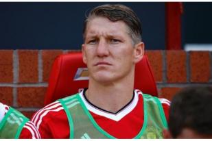 Neuer Bingung Keputusan Mourinho Turunkan Kasta Schweinsteiger