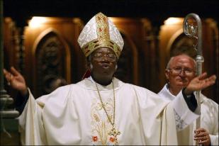 Uskup Agung Zambia Yang Diekskomunikasi Vatikan Tetap Merasa Katolik