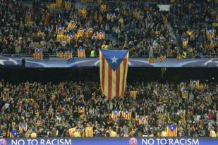 FC Barcelona Disanksi Atas Bendera Catalunya