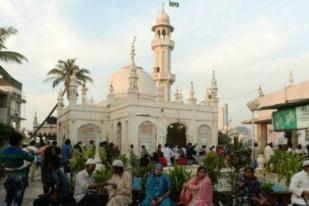 Masjid Bersejarah India Cabut Larangan untuk Perempuan