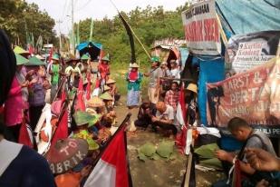 Kawal Putusan MA, Petani Kendeng Jalan Kaki Rembang-Semarang