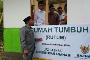 Menag Serahkan Bantuan Dana bagi Korban Gempa Aceh