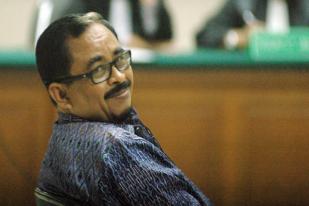 Luthfi Hasan Isaaq Bacakan Pledoi