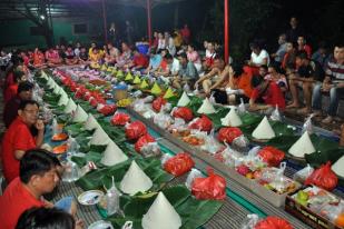 Sedekah Bumi Vihara Gayatri