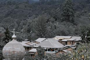 Desa Mardingding Diselimuti Abu Vulkanik Gunung Sinabung