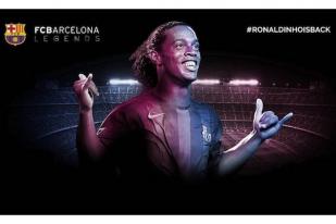 Ronaldinho Kembali ke Barcelona sebagai Duta Klub