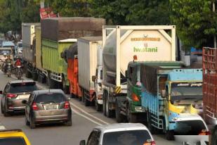 Truk Tol Jakarta-Cikampek 70 Persen Overload