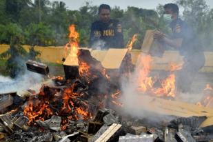 Belanja Rokok Peringkat Kedua Keluarga Miskin