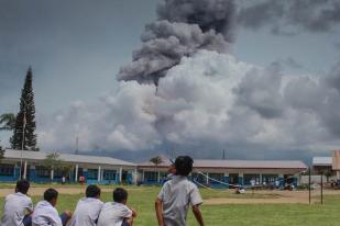 Sinabung Kembali Meletus