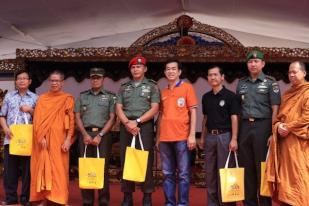 Umat Buddha Gelar Baksos Sambut Waisak