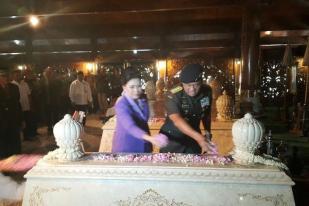 Panglima TNI Ziarah ke Makam Soeharto 