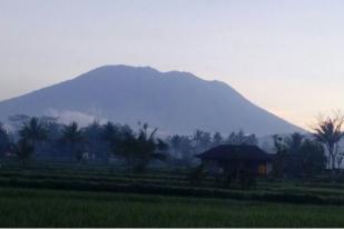 9.421 Jiwa Mengungsi, Gunung Agung Masih Status Awas