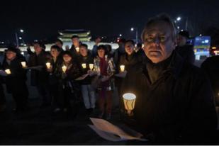 Solidaritas Lewat Aksi Lilin untuk Perdamaian 