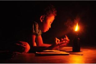 50 Kampung di Papua Masih Gunakan Lampu Pelita