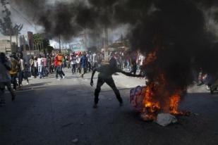 Demonstran Anti Pemerintah Turun ke Jalanan Haiti