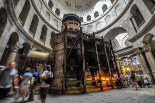 Gereja Makam Kudus di Yerusalem Kembali Dibuka