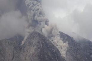 Gunung Sinabung Rabu Pagi Meletus Tiga Kali