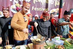 Banyuwangi Angkat Ayam Kesrut di Festival Kuliner