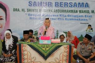 Shinta Nuriyah Gelar Sahur Lintas Agama di Yogyakarta