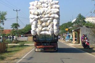 Kendaraan Kelebihan Muatan Ditilang Mulai 1 Agustus 2018