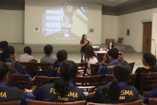 Belajar Menulis Resensi Film di Kelas Kreatif Bentara