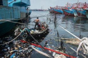 Greenpeace Temukan Lebih Dari 700 Merek Sampah Plastik dari Tiga Lokasi