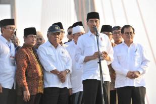 Presiden Jokowi Gratiskan Jembatan Tol Suramadu