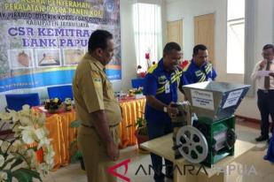 Petani Jayawijaya Terima Bantuan 20 Mesin Pengolah Biji Kopi