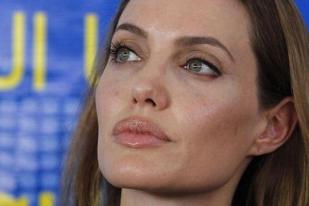 Angelina Jolie Isyaratkan Terjun ke Dunia Politik