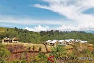 Warga Palebaga-Papua Terima Batuan 23 Unit Rumah Sehat