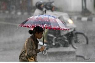 Potensi Curah Hujan Tinggi, BMKG: Waspadai Longsor dan Banjir Bandang