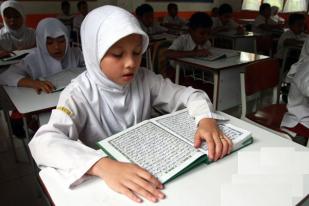 Tiongkok Larang Siswa Baca Al-Quran di Kelas