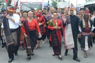 Jokowi Minta Karnaval Pesona Danau Toba Diadakan Tiap Tahun