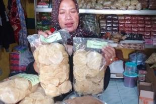 Kerupuk Emping Melinjo Tingkatkan Ekonomi Warga Lebak Banten