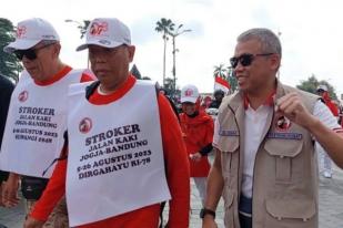 Penyintas stroke Jalan Kaki dari Yogyakarta Menuju Bandung