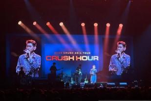 Crush Bawakan Lagu Beautiful Saat Konser di Jakarta