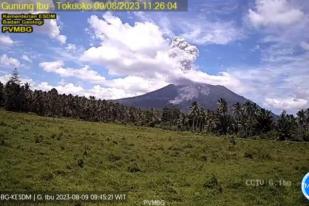 Gunung Ibu Maluku Utara Erupsi