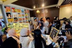 Jakbar Pekerjakan Penyandang Disabilitas di Kafe Difabis