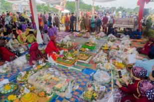 Jambi Lestarikan Festival Sedekah Bumi Tanjung Sari