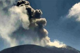 Gunung Ili Lewotolok Lembata Meletus